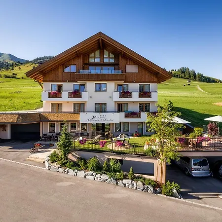 Aparthotel Alpinapart Bacher 4*