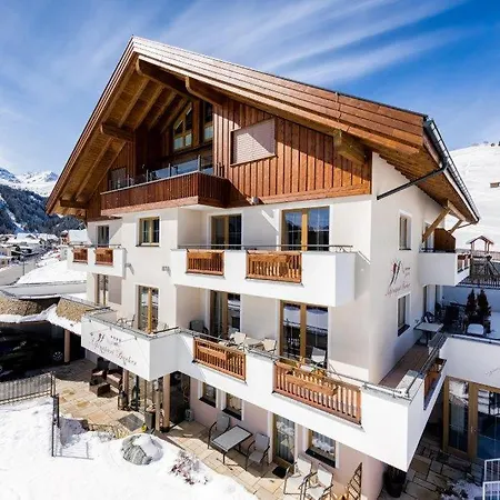 Alpinapart Bacher Aparthotel 4*