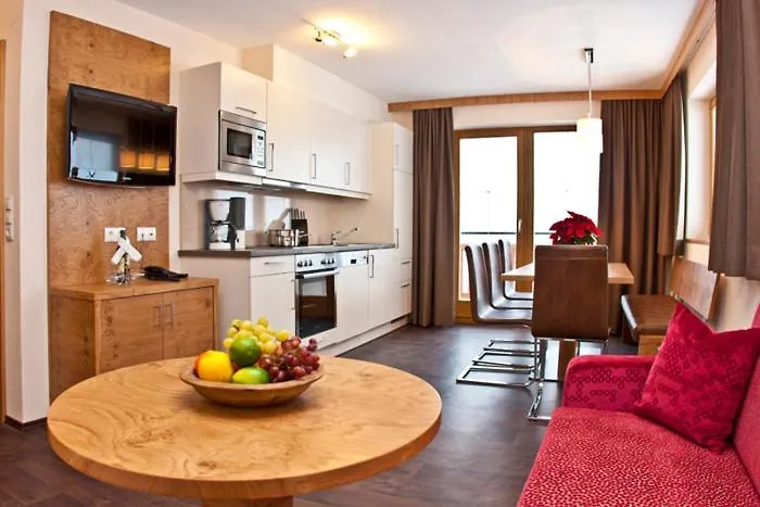 Apartahotel Alpinapart Bacher 4*