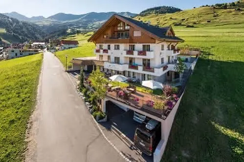 Apartahotel Alpinapart Bacher 4*